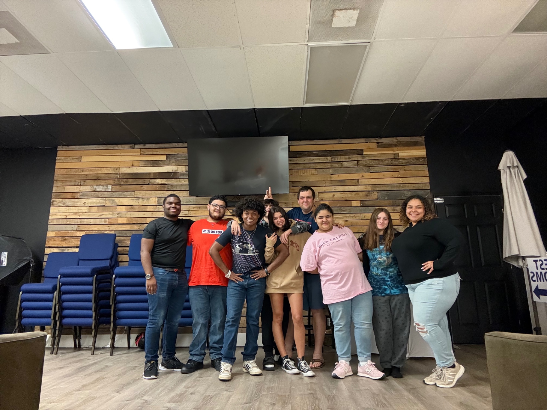 The full group and leaders together in the gathering room